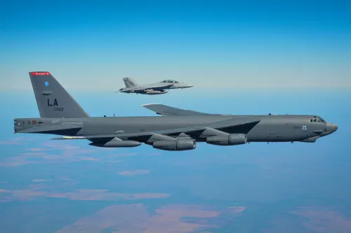 Estados Unidos ya golpeó más de 2.000 objetivos en Irán y suma bombarderos B-52 a la ofensiva