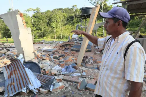Denuncian abusos militares y bombardeos en la frontera entre Ecuador y Colombia