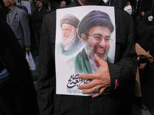 Mojtaba Jameneí, el "líder supremo" que huyó a Moscú mientras su régimen se desmorona