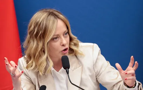 Meloni contra los ayatolás: "Las mujeres iraníes son un faro de coraje frente a la tortura"