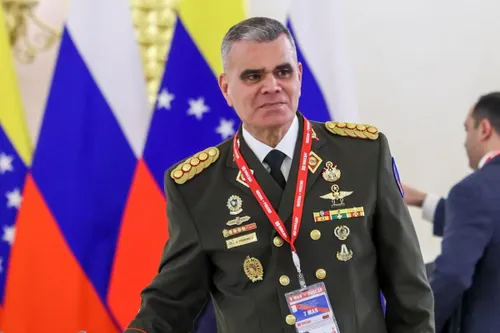 Delcy Rodríguez destituye al tirano ministro de Defensa de Venezuela, Vladimir Padrino López