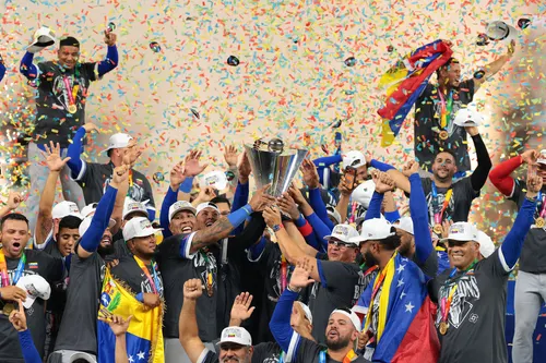 Venezuela hace historia y conquista su primer Clásico Mundial de Béisbol tras vencer a Estados Unidos