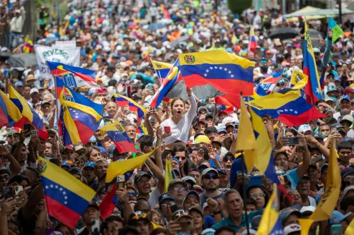 Venezolanos rechazan al chavismo y a sus cómplices