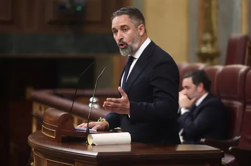 Abascal acusa a Sánchez de usar la guerra para ocultar sus escándalos