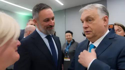 Abascal señala a Sánchez como una amenaza para Occidente y bendice el liderazgo de Orbán