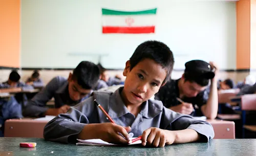 El régimen de Iran adoctrina a sus niños en el martirio y el odio a Occidente