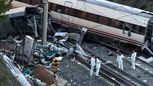 En España: Adif manipula pruebas en Adamuz tras la masacre de 46 muertes por choque de trenes
