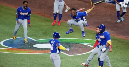 Venezuela elimina al campeón Japón del Clásico Mundial de Béisbol