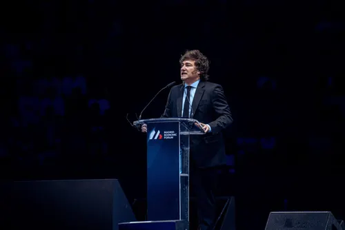 Milei afirma en Madrid que el socialismo "se está haciendo pedazos"