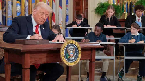 Trump desmantela la ideología DEI en más de 300 universidades de EE. UU.