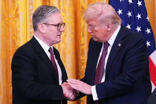 El Reino Unido cede sus bases para que Estados Unidos ataque la amenaza iraní en el estrecho de Ormuz