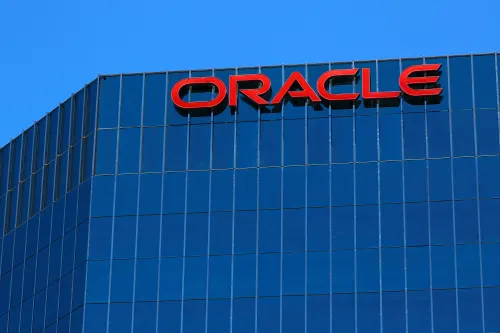 Oracle despide a 30.000 empleados para financiar su giro hacia la IA