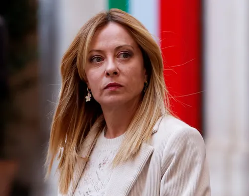 Giorgia Meloni aterriza en Arabia Saudí en misión de alto nivel para asegurar la seguridad energética