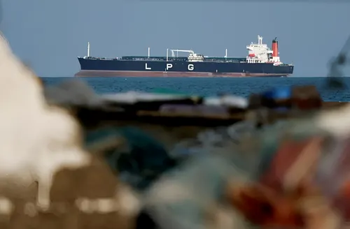 El régimen iraní busca asfixiar la economía global con peajes millonarios en el estrecho de Ormuz mientras pierde la guerra