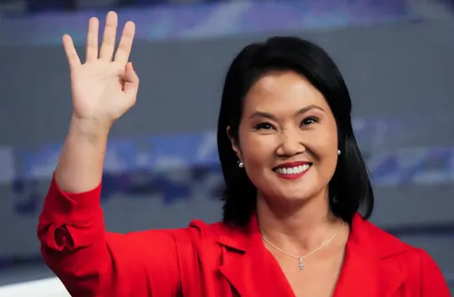 Keiko Fujimori lidera las encuestas en Perú a una semana de las elecciones presidenciales