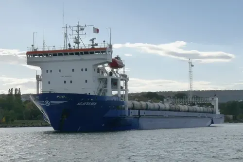 Ucrania aniquila el último ferri ruso en el estrecho de Kerch y asfixia el suministro del Kremlin