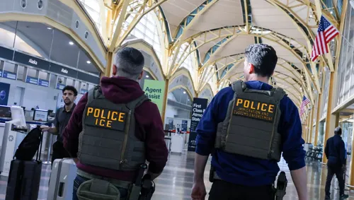 ICE lanza operativo nacional para desmantelar redes de fraude sobre el "turismo de nacimiento"