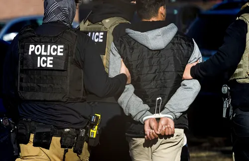 ICE alcanza cifra récord de 442 mil deportaciones en el primer año de la administración Trump