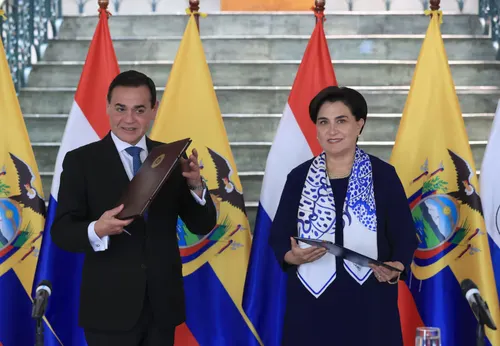 Ecuador solicita a Paraguay la declaración de "terroristas" para cinco bandas criminales en cumbre estratégica en Quito