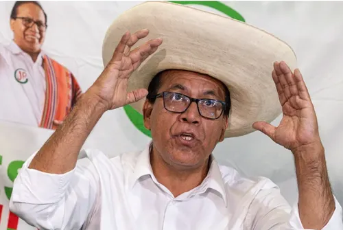 Se intensifica el conteo a favor del izquierdista Roberto Sánchez en Perú mientras López Aliaga denuncia un fraude histórico