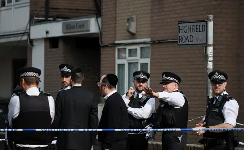 En Londres: Sinagoga y ONG judía fueron atacadas con dispositivos incendiarios