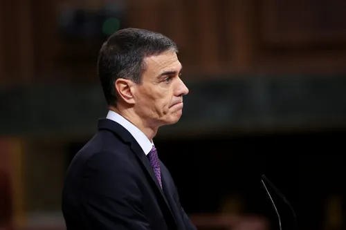 Sánchez traiciona a España y define a Cataluña como un "país" en el Congreso