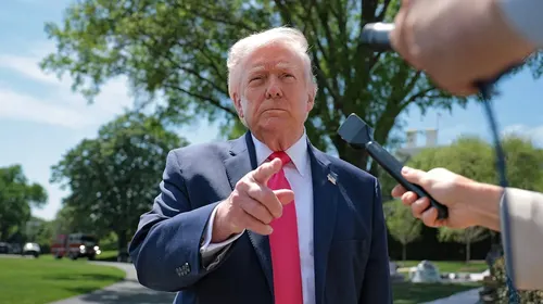La administración Trump reclasifica la marihuana medicinal como droga de bajo riesgo