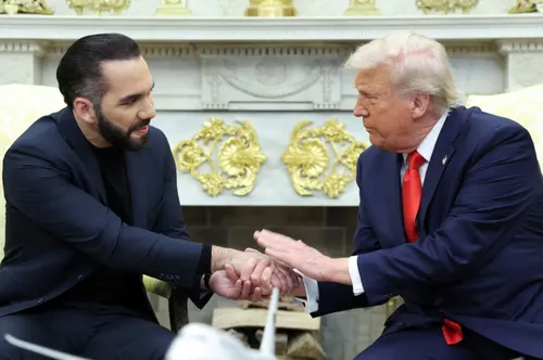 Estados Unidos entrega botes de alta tecnología a El Salvador para blindar el Pacífico contra el narcotráfico