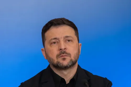 Zelenski denuncia "terrorismo nuclear" de Moscú en el 40º aniversario de la tragedia de Chernóbil