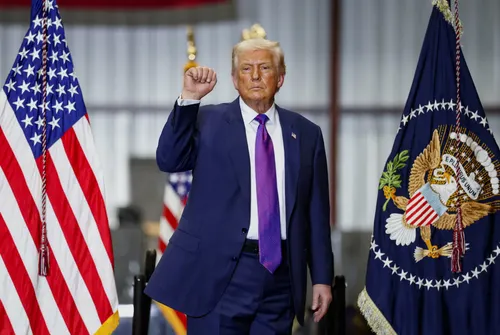 Trump asegura que el bloqueo naval se mantendrá "por meses" si es necesario hasta la capitulación del régimen iraní