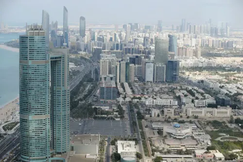 Emiratos Árabes exige el fin del chantaje de Irán y la reapertura del estrecho de Ormuz