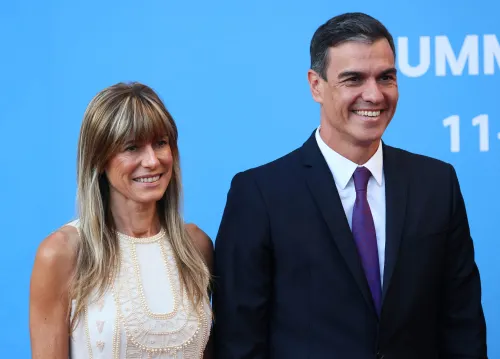 Procesan a la primera dama de España por tráfico de influencias y corrupción