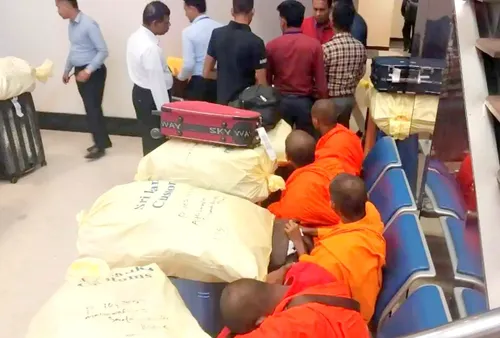 Detienen a 22 monjes con más de 100 kilos de droga en el aeropuerto de Colombo
