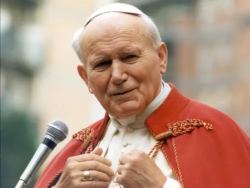 ¿Cristianismo y Socialismo? La Cruz no es hoz ni martillo