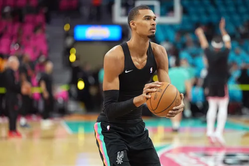 Victor Wembanyama es elegido Defensor del Año en la NBA con una votación histórica