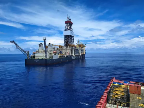 El petróleo Brent supera los USD 100 ante la agudización de la crisis en el Estrecho de Ormuz