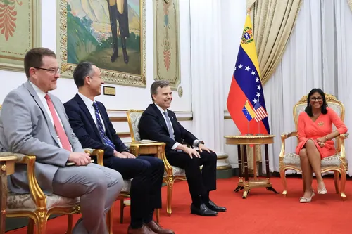 EE. UU. y Venezuela avanzan en la normalización de relaciones bajo el plan de estabilización de Trump