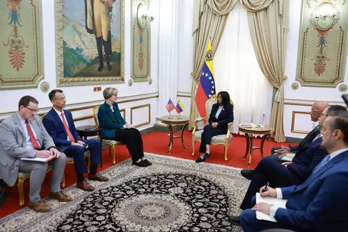 Escándalo en Caracas por el paradero de 71 toneladas de ayuda médica enviadas por Estados Unidos