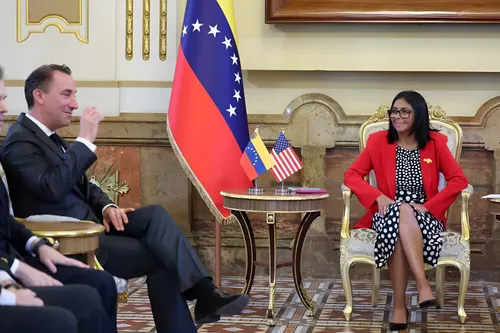 Venezuela firma acuerdos energéticos con dos empresas de Estados Unidos