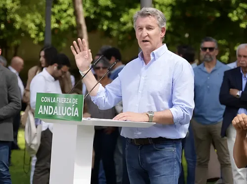 Feijóo señala a Andalucía como el motor para rescatar a España del "apagón socialista"