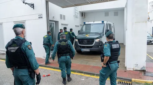 Alarma en España: el narcotráfico desborda el litoral andaluz ante la falta de 686 guardias civiles