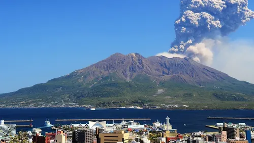 Un fuerte terremoto de magnitud 5.9 golpea las islas del sur de Japón sin riesgo de tsunami