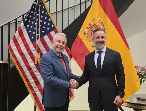 Santiago Abascal se reúne con el nuevo embajador de EE. UU., Benjamín León Jr., para denunciar la situación institucional en España