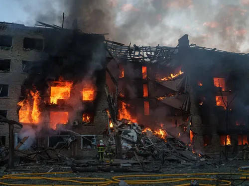 Rusia utiliza el misil hipersónico Oreshnik para bombardear a Kiev