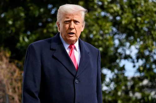 Trump planea retirar de la OTAN la mitad de sus bombarderos y cazas para que Europa pague su propia defensa