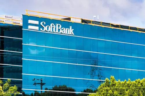 SoftBank anuncia una inversión de €45.000 millones para construir centros de datos de IA en Francia