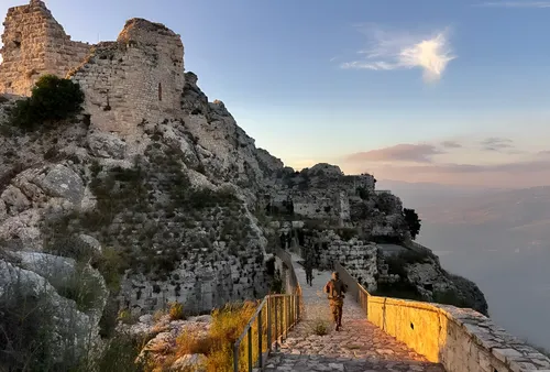 Las fuerzas israelíes conquistan el castillo de Beaufort y expanden su perímetro de seguridad en el Líbano