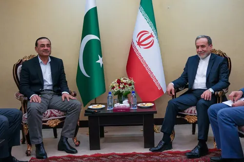 El régimen de Irán envía respuesta a la paz de EE.UU. mientras mantiene la amenaza sobre el estrecho de Ormuz