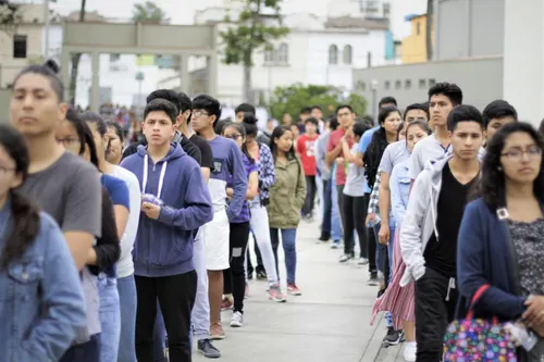 Ecuador busca frenar el déficit laboral con el modelo de educación técnica de Panamá