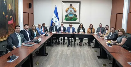 Falta de consensos políticos mantiene estancada la elección de autoridades electorales en Honduras